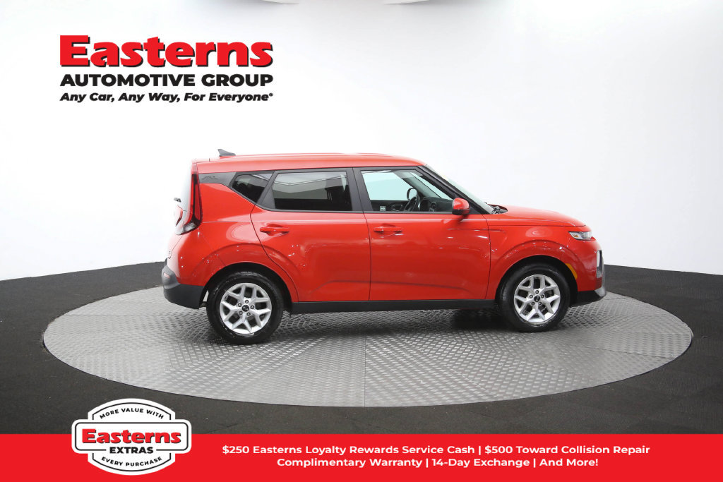 Used 2020 Kia Soul S FWD image 43