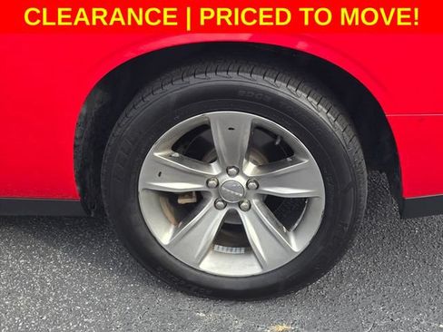 Used 2017 Dodge Challenger SXT RWD image 31