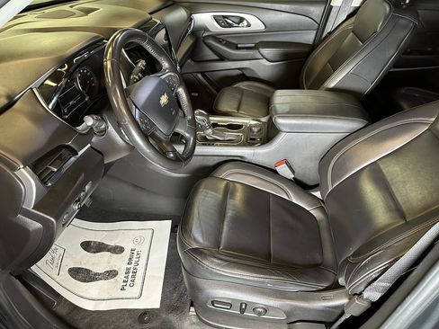 Used 2018 Chevrolet Traverse LT image 17
