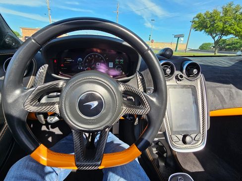 Used 2019 McLaren 570S Spider image 48