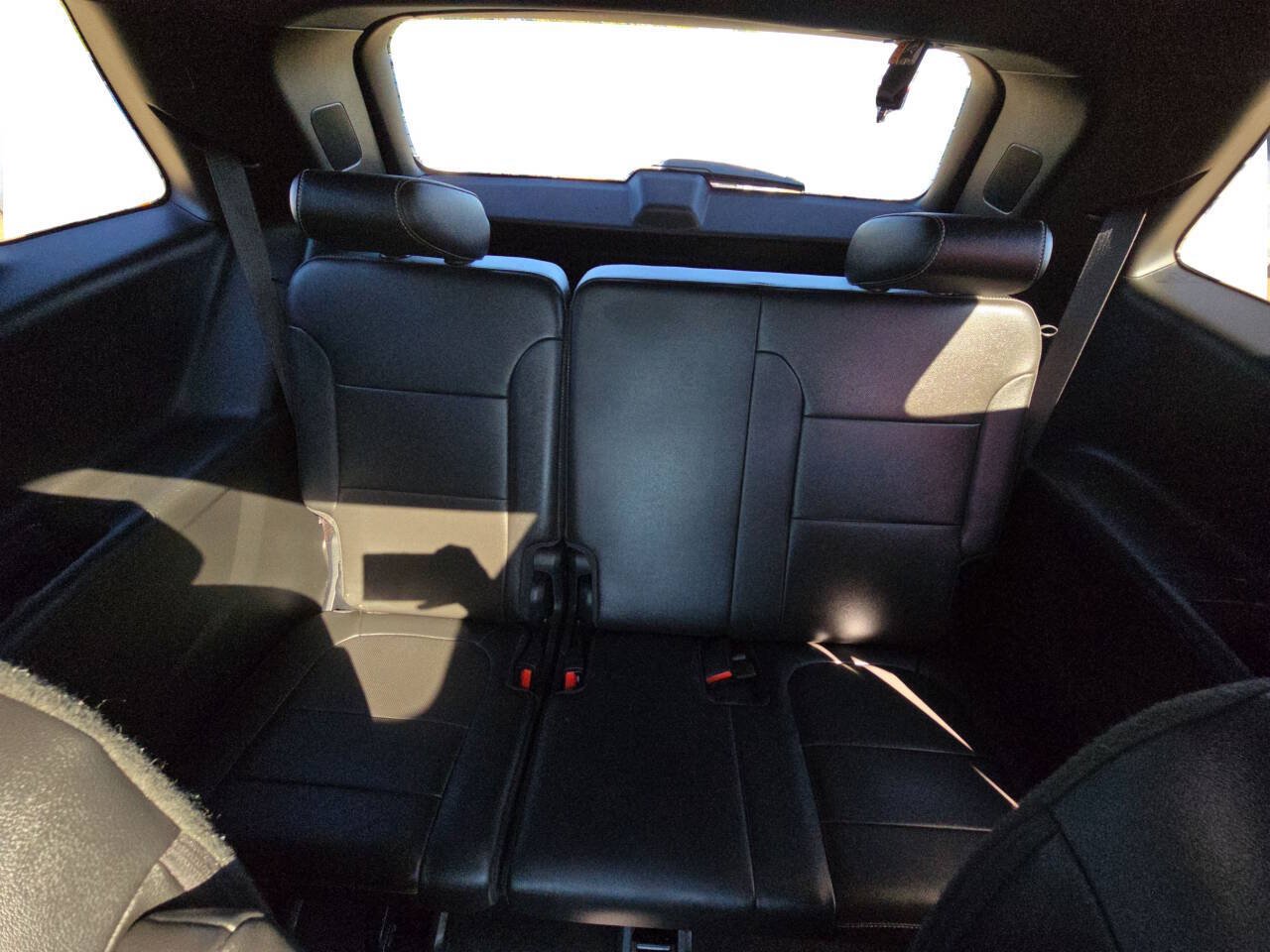 Used 2023 Chevrolet Traverse Premier w/ Redline Edition AWD/4WD image 41