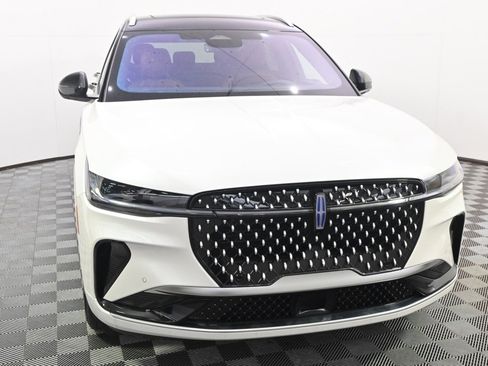 New 2026 Lincoln Nautilus Reserve image 9