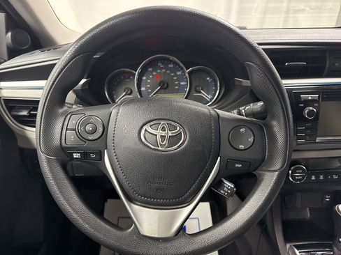 Used 2016 Toyota Corolla LE image 9