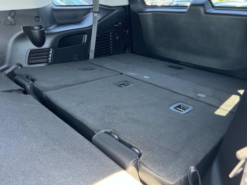 Used 2018 GMC Yukon SLT w/ Open Road Package AWD/4WD image 24