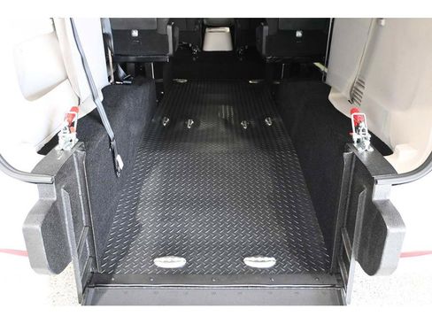 Used 2024 Chrysler Voyager LX FWD image 19
