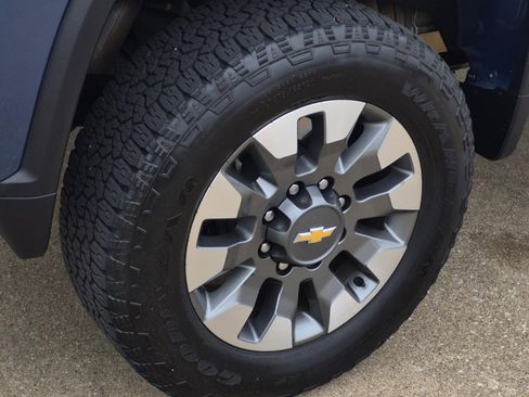 Used 2024 Chevrolet Silverado 2500 Custom w/ Custom Value Package AWD/4WD image 7