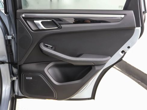 Used 2020 Porsche Macan image 23