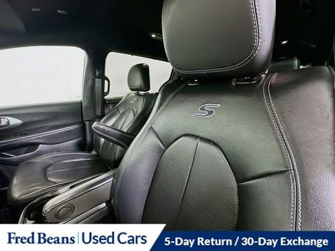 Used 2021 Chrysler Pacifica Touring-L w/ S Appearance Package image 22