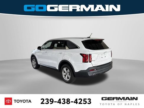 Used 2023 Kia Sorento LX AWD/4WD image 5