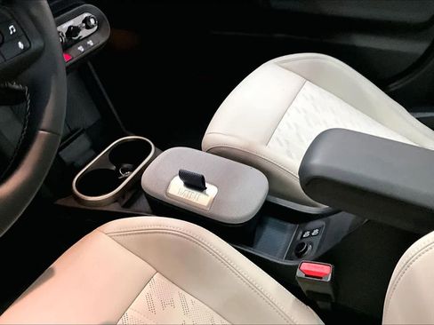 Certified 2025 MINI Cooper S image 19