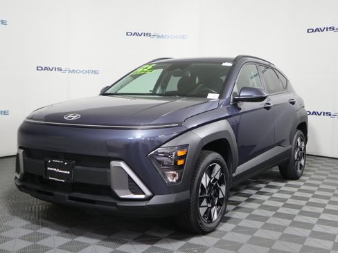 Used 2025 Hyundai Kona SEL image 11