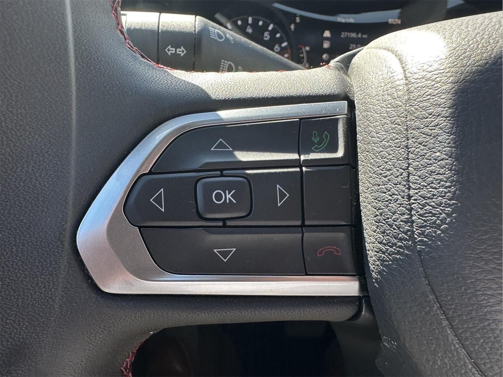 Used 2025 Jeep Compass Trailhawk AWD/4WD image 19