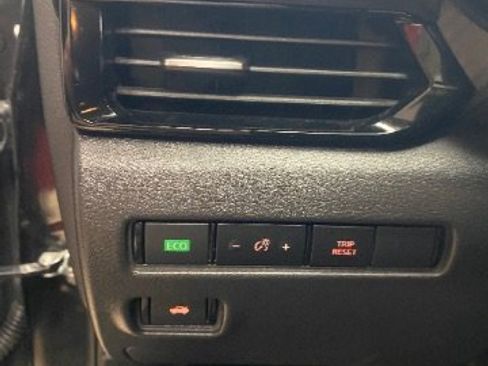 Used 2024 Nissan Sentra SV image 24