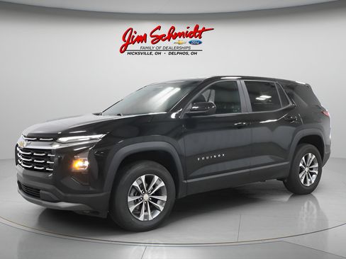 Used 2025 Chevrolet Equinox LT FWD image 2