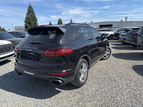 Used 2016 Porsche Cayenne AWD/4WD image 5