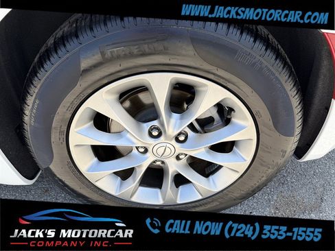 Used 2026 Chrysler Pacifica Limited FWD image 35