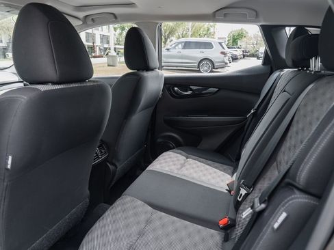 Used 2020 Nissan Rogue Sport SV image 23