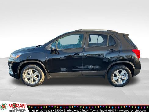 Certified 2022 Chevrolet Trax LT w/ LT Convenience Package image 3