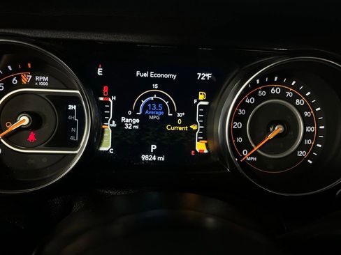 Used 2021 Jeep Gladiator Sport image 19