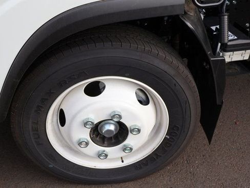 New 2025 Chevrolet Low Cab Forward image 9