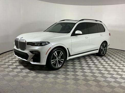 Used 2021 BMW X7 xDrive40i w/ M Sport Package image 1