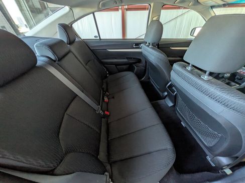 Used 2010 Subaru Legacy 2.5i image 21