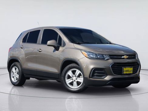 Used 2020 Chevrolet Trax LS w/ Tint and Cruise Package FWD image 2