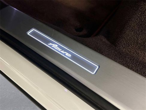 Used 2023 Bentley Bentayga Extended Wheelbase image 13