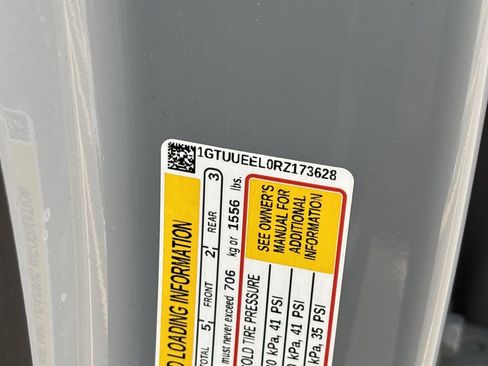 Used 2024 GMC Sierra 1500 AT4 w/ Technology Package image 33