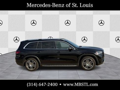 Used 2024 Mercedes-Benz GLS 450 4MATIC image 2