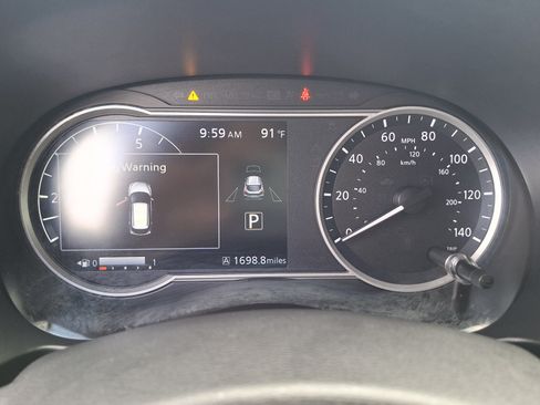 Used 2019 Nissan Kicks SV FWD image 11