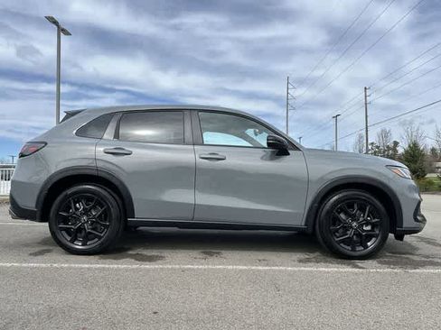 Used 2025 Honda HR-V Sport image 3