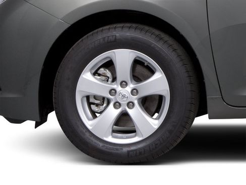 Used 2012 Toyota Sienna LE FWD image 12