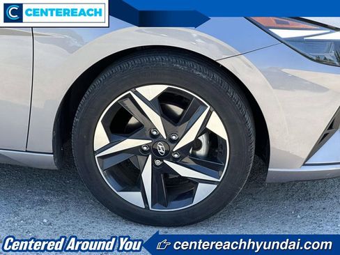 Used 2023 Hyundai Elantra SEL w/ Convenience Package FWD image 6
