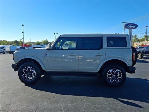 New 2025 Ford Bronco Outer Banks image 4