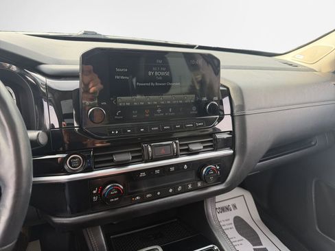 Used 2023 Nissan Pathfinder Platinum image 22