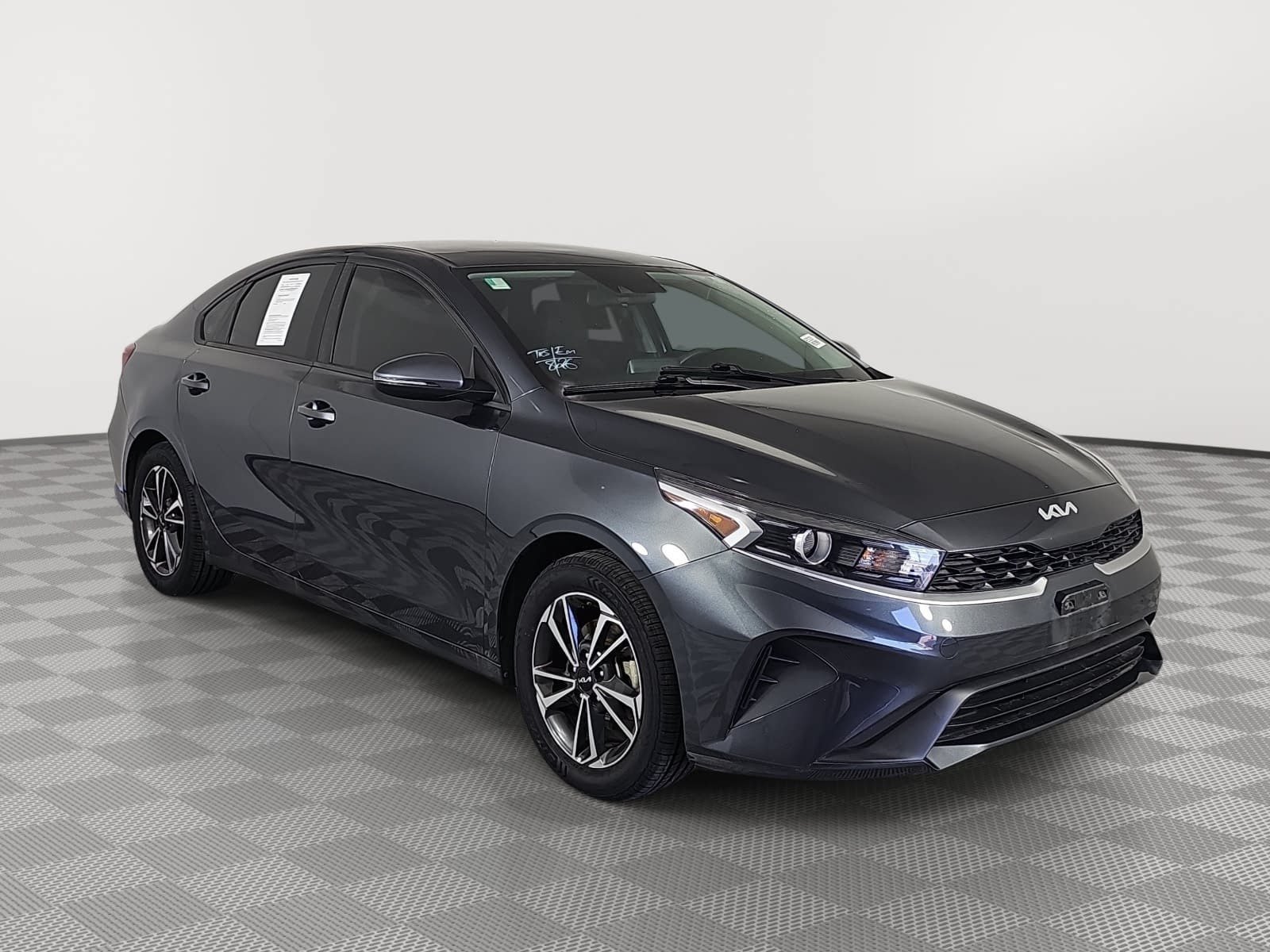 Used 2024 Kia Forte LXS w/ LXS Technology Package FWD image 2