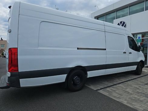 Used 2022 Mercedes-Benz Sprinter 2500 image 4