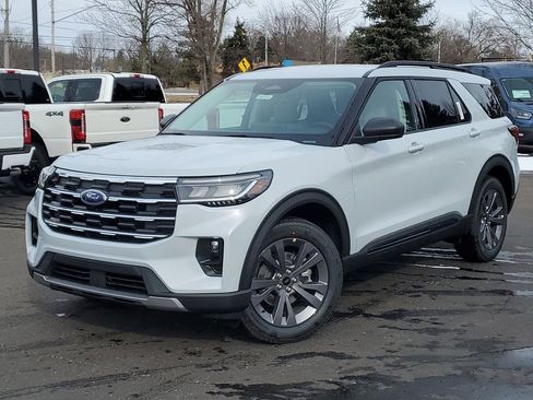 New 2026 Ford Explorer Active w/ Active Comfort Package image 1