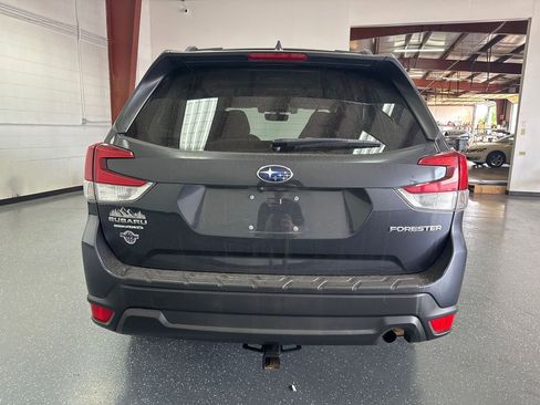Used 2019 Subaru Forester Premium image 5