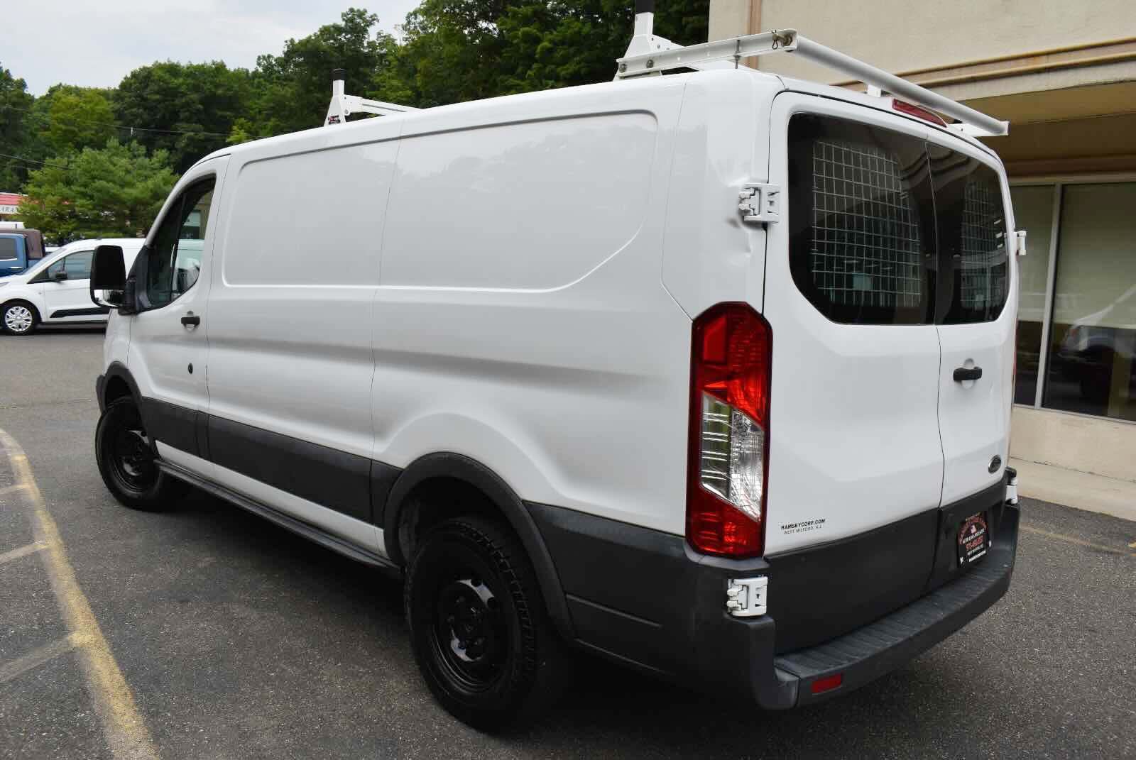 Used 2017 Ford Transit 250 130 Low Roof w/ Exterior Upgrade Package RWD image 6