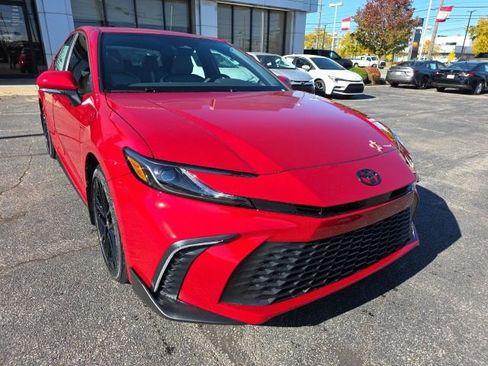 New 2026 Toyota Camry SE FWD image 1