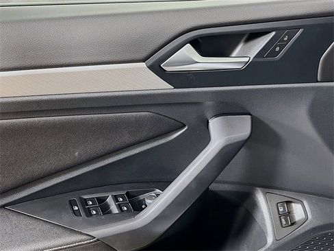 Used 2024 Volkswagen Jetta S image 9