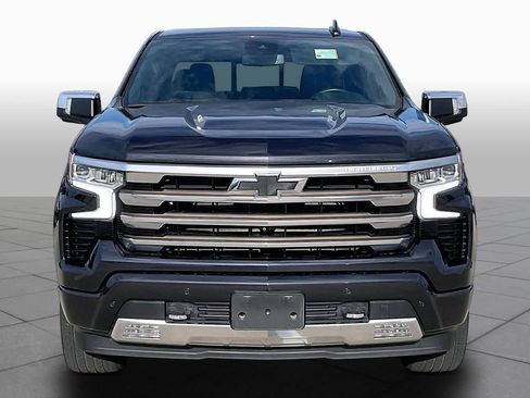 Certified 2022 Chevrolet Silverado 1500 High Country w/ High Country Premium Package AWD/4WD image 4