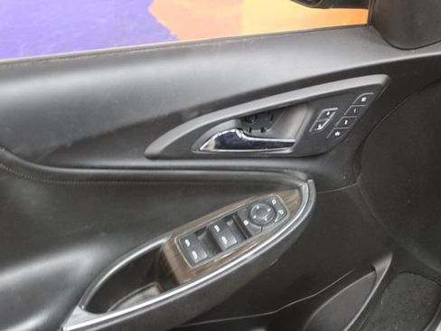 Used 2016 Chevrolet Malibu Premier FWD image 13