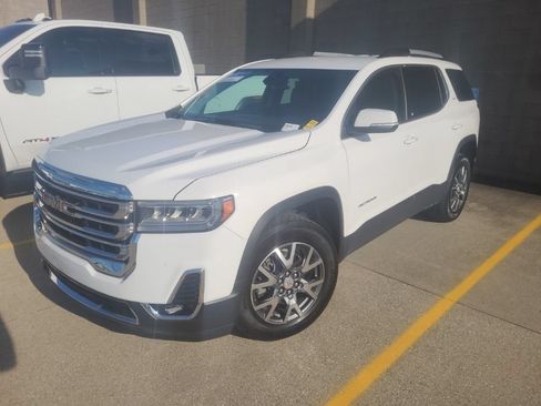 Used 2023 GMC Acadia SLT w/ Preferred Package FWD image 1