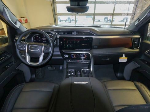 New 2026 GMC Sierra 2500 Denali w/ Denali Reserve Package image 14