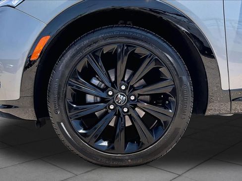 Used 2025 Buick Envista Sport Touring w/ Experience Buick Package FWD image 11