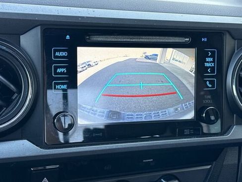 Used 2016 Toyota Tacoma TRD Sport w/ Towing Package image 18