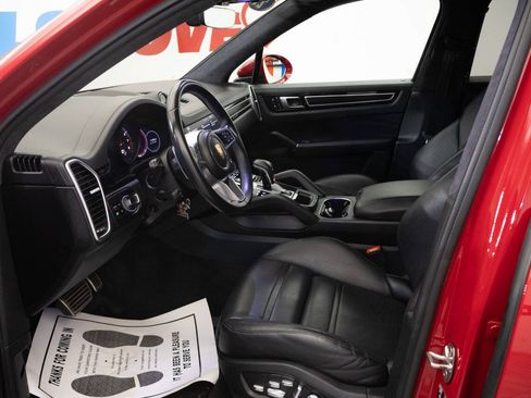 Used 2021 Porsche Cayenne GTS AWD/4WD image 12